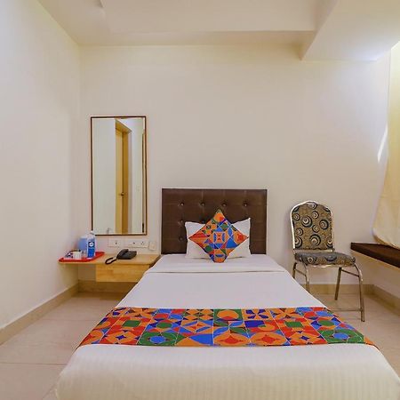 Fabhotel Aamantran & Banquet Halls - Nr Rtc X Roads Metro Station 海得拉巴 外观 照片