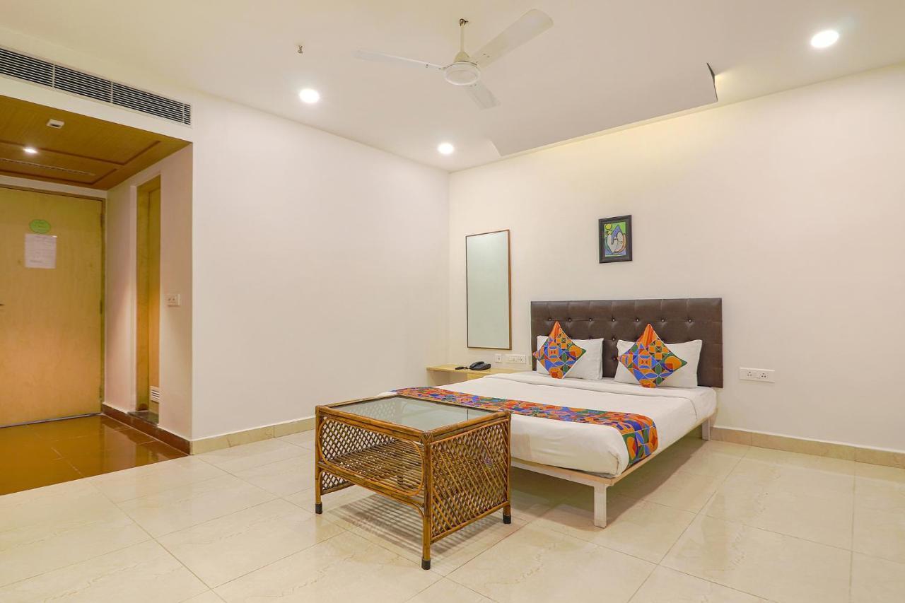 Fabhotel Aamantran & Banquet Halls - Nr Rtc X Roads Metro Station 海得拉巴 外观 照片