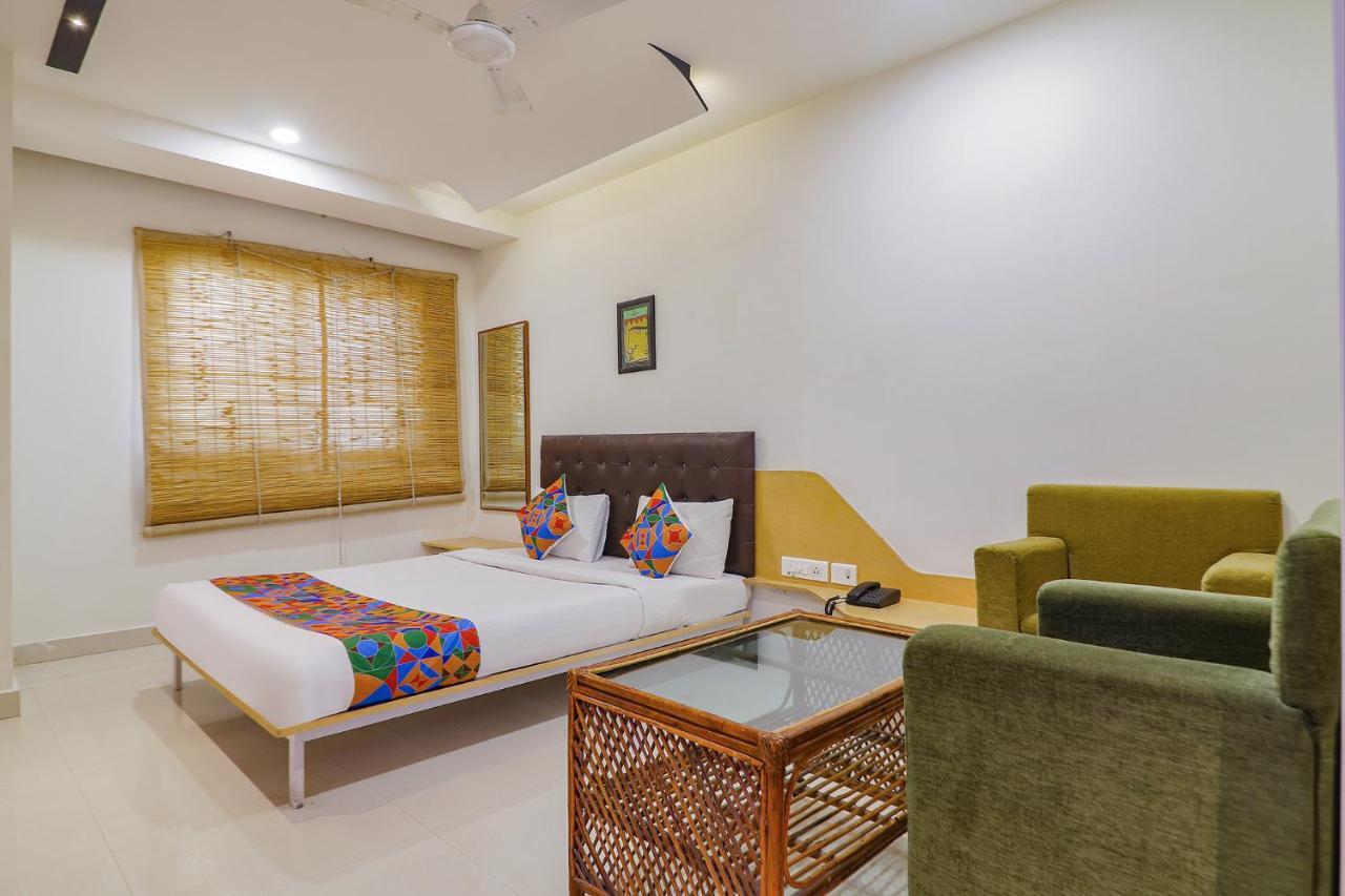 Fabhotel Aamantran & Banquet Halls - Nr Rtc X Roads Metro Station 海得拉巴 外观 照片